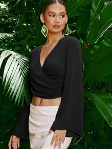 SHEIN Privé Top crop de cuello cruzado de manga campana - Negro - Ver 3