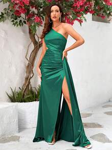 單肩褶邊高衩緞面正式連衣裙