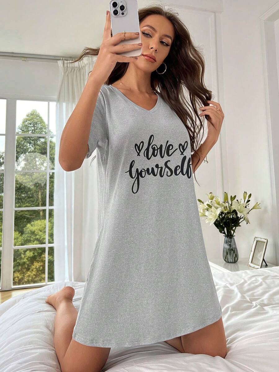 愛心和標語圖案休閒服洋裝 - 淺灰色 - 查看 1