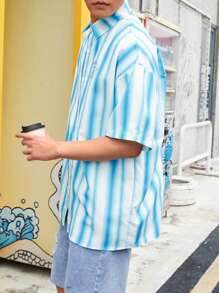 Manfinity Hypemode 男士條紋圖案和卡通圖案落肩袖襯衫