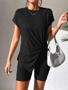 SHEIN Essnce 前扭結蝙蝠袖T恤和機車短褲 - 黑色 - 查看 6