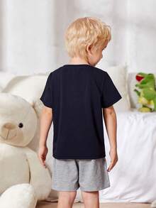 SHEIN 小男童滾邊T恤和短褲睡衣套裝 - 彩色 - 查看 2