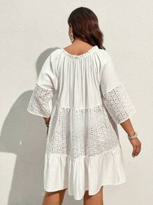 SHEIN VCAY 大碼網眼刺繡繫帶領荷葉邊罩衫連衣裙不附比基尼泳裝 - 白色 - 查看 2