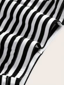 SHEIN EZwear Plus Striped Print Pencil Skirt - Black and White - View 3