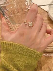 1入組經典優雅珍珠和方晶鋯石花開口戒指 - 金黃色 - 查看 5