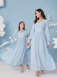 SHEIN Vestido largo con cintura elástica para niña, manga con volantes en capas y diseño de panel de canesú transparente - Celeste - Ver 7