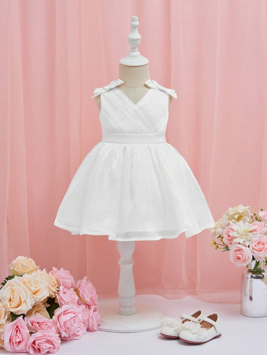 SHEIN 嬰兒素色交疊領肩部蝴蝶結洋裝 - 白色 - 查看 1