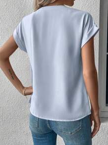 SHEIN LUNE Blusa unicolor de manga murciélago con botón delantero - Celeste - Ver 2