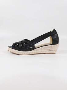 时尚女士金色镂空透气草绳一脚蹬坡跟凉鞋，休闲度假风格