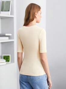 BizChic 珍珠釘珠羅紋針織T恤工作服 - 米色 - 查看 2