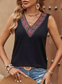 SHEIN VCAY Geo Embroidery V Neck Tank Top - Black - View 3