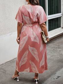 SHEIN LUNE Đầm Plus Size Thắt lưng Trọn gói Tách cao Nhiệt đới Boho - Hồng - Xem 2