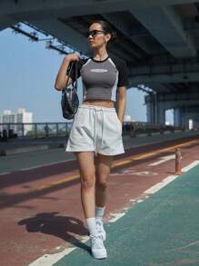 DAZY Letter Graphic Colourblock Raglan Sleeve Crop Tee - Multicolor - View 5