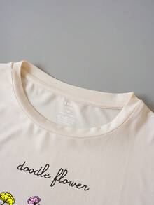 SHEIN EZwear Plus Floral And Letter Graphic Tee - Beige - View 4