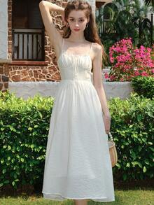 褶邊前打結吊帶連衣裙 - 白色 - 查看 10