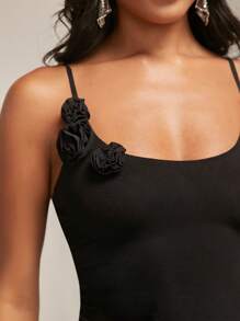 SHEIN BAE 素色3D貼花吊帶短上衣 - 黑色 - 查看 6