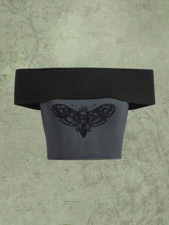 Top corto con grafica farfalla con spalle scoperte