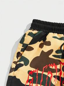 ROMWE MEN Street Life Men Letter Graphic Camo Print Drawstring Waist Shorts, School - Black - View 4