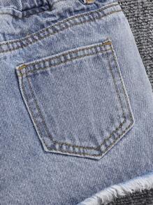 SHEIN Toddler Girls Ripped Raw Hem Denim Shorts - Light Wash - View 4