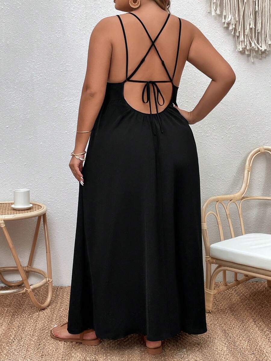 SHEIN VCAY 大碼素色吊帶連衣裙 - 黑色 - 查看 1