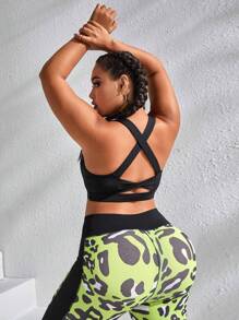 Yoga Basic Plus Solid Criss Cross Back Sports Bra - Black - View 2