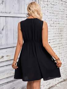 SHEIN LUNE 花卉刺繡流蘇邊連衣裙 - 黑色 - 查看 2