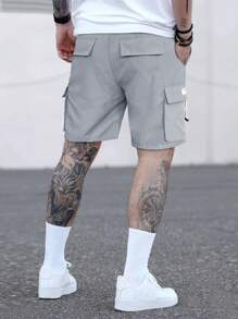 Manfinity LEGND 寬鬆男士字母補丁細節蓋口口袋束腰裝備短褲 - 淺灰色 - 查看 2
