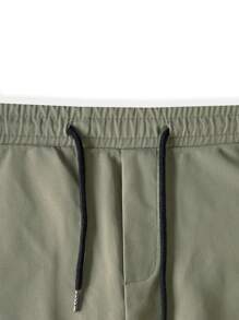 Manfinity LEGND Men Flap Pocket Drawstring Waist Cargo Shorts - Army Green - View 7