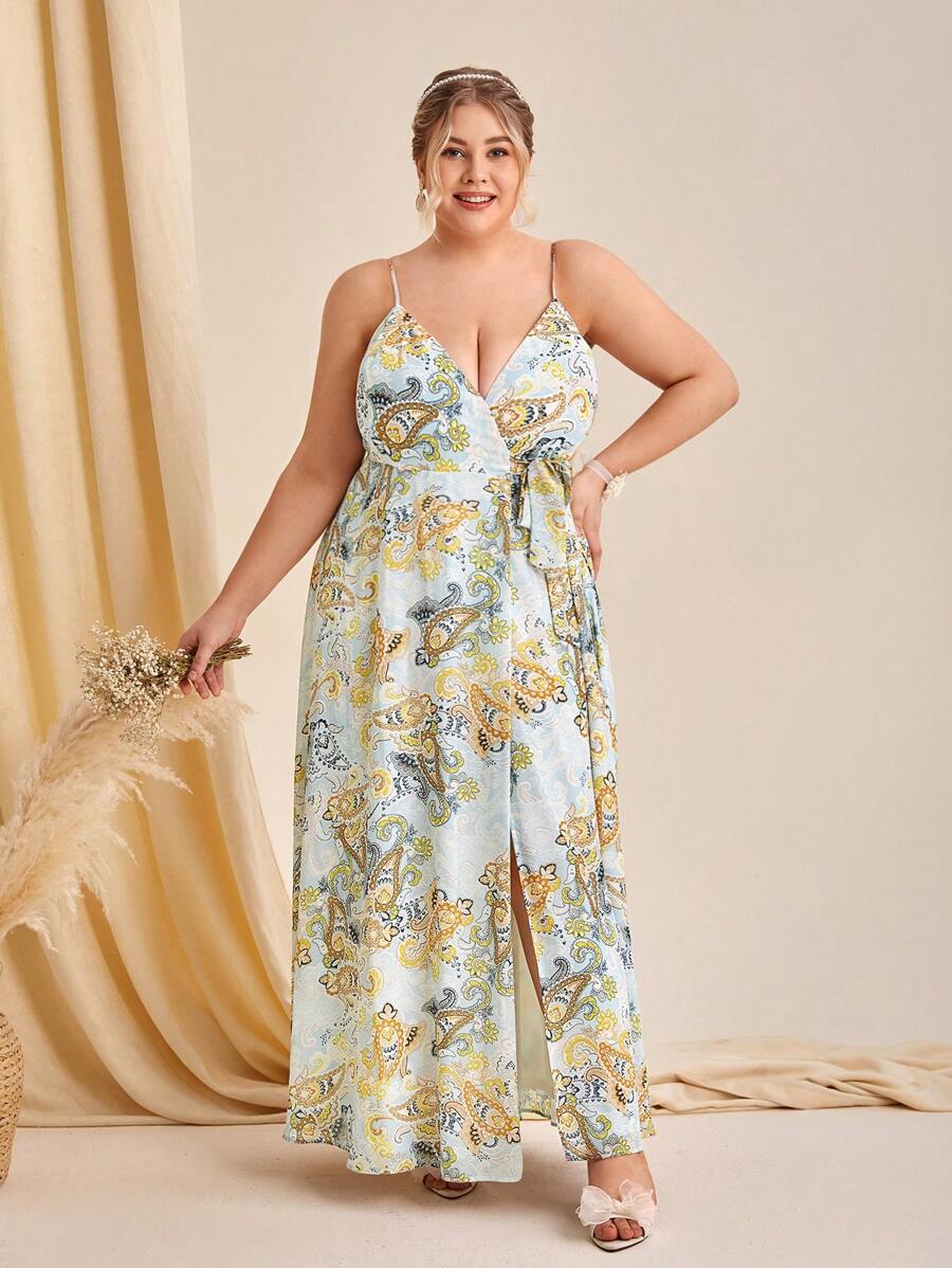 SHEIN Belle Talla grande 1 pieza Vestido de dama de honor de tirantes con estampado de paisley de muslo con abertura con cinturón
