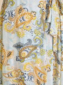 SHEIN Belle Talla grande 1 pieza Vestido de dama de honor de tirantes con estampado de paisley de muslo con abertura con cinturón