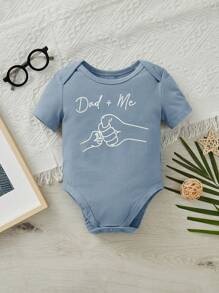 SHEIN Đứa bé trai Đồ họa chữ và số Áo liền quần chặt - Màu xanh bụi bặm - Xem 1