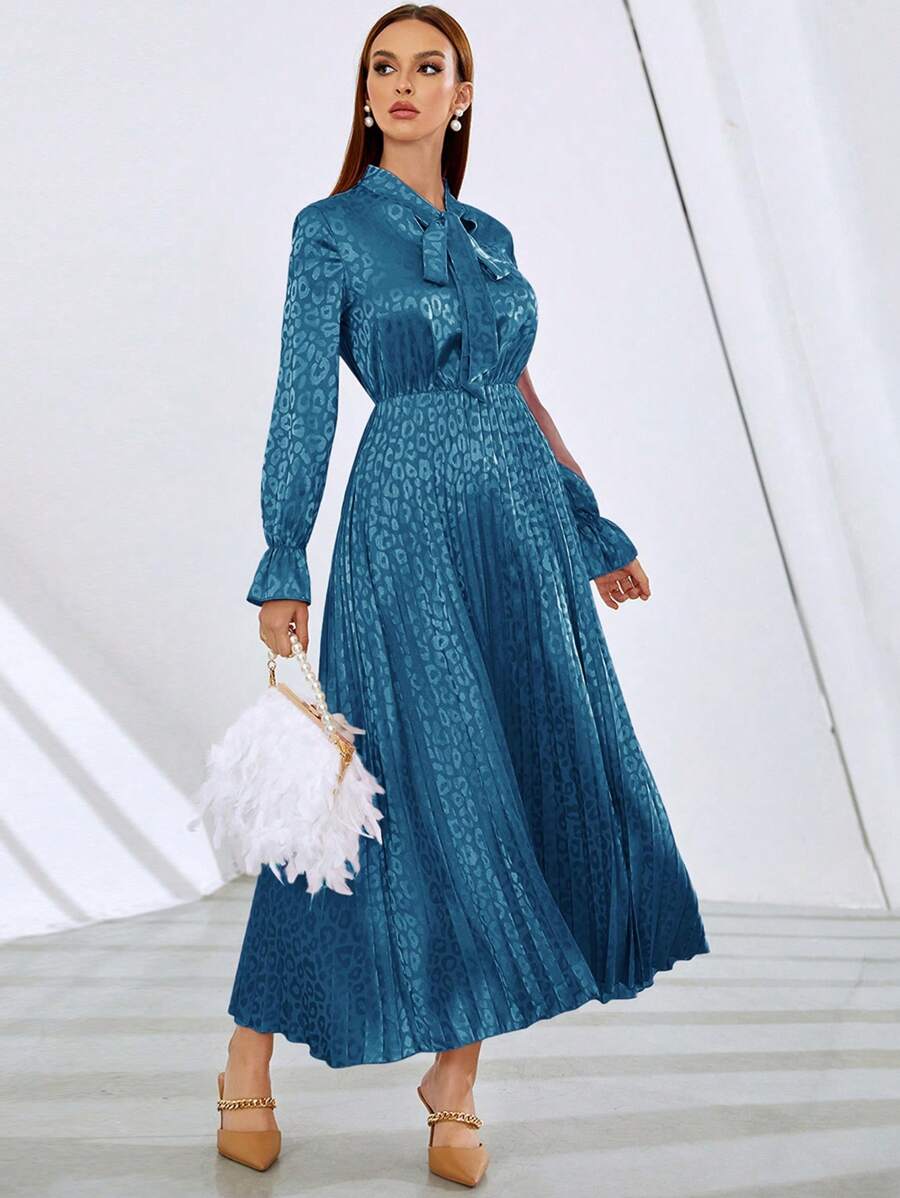 Mulvari 豹紋提花繫帶領荷葉袖百褶下擺連衣裙 - 霧霾藍 - 查看 1