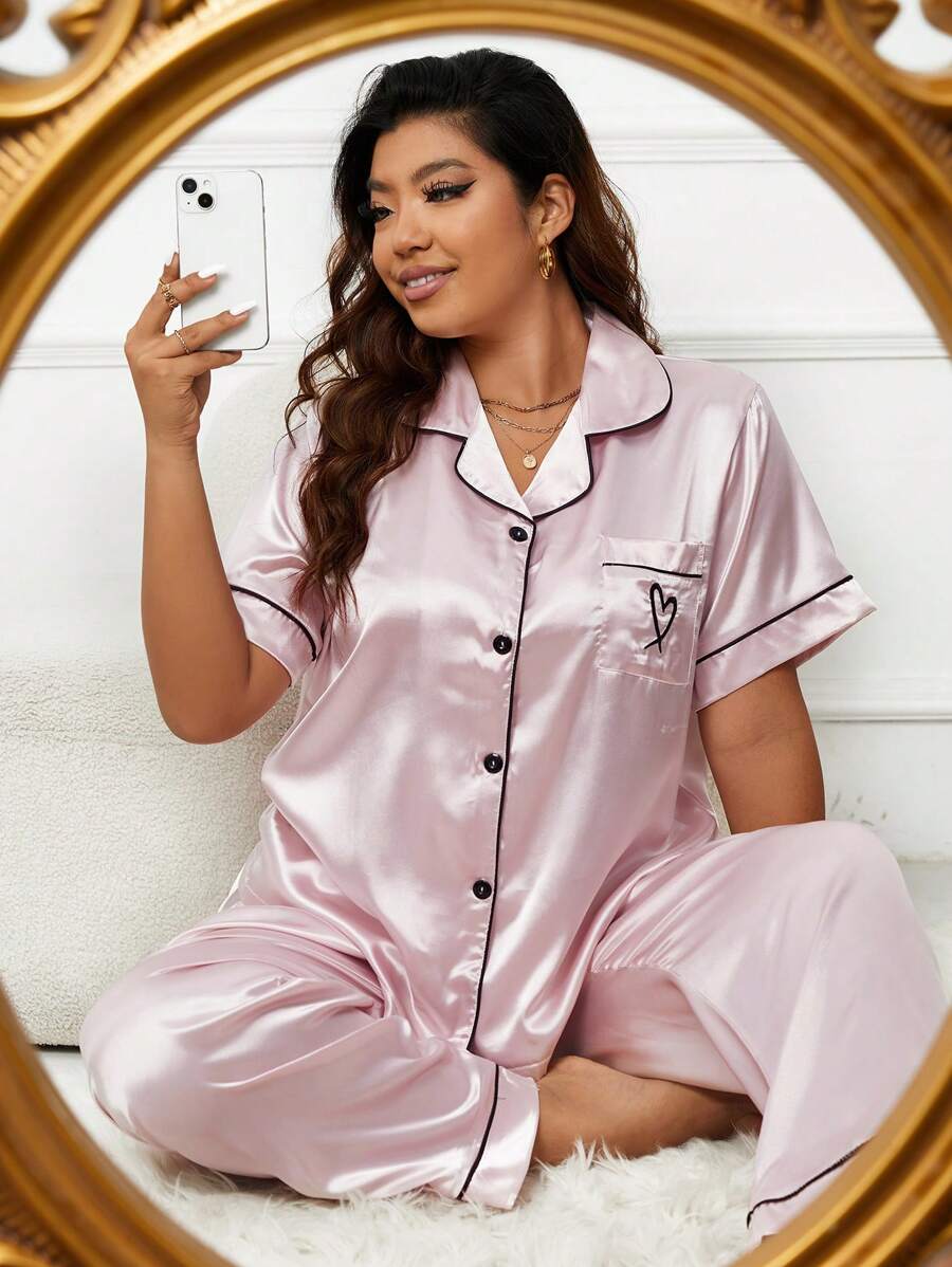 Conjunto de pijama con estampado de corazón ribete en contraste de satén