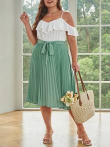 SHEIN Frenchy 大碼挖肩荷葉邊腰帶百褶洋裝