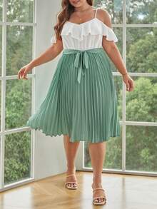 SHEIN Frenchy 大碼挖肩荷葉邊腰帶百褶洋裝