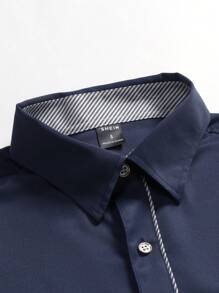 Manfinity Mode 男士拼接邊前排扣襯衫 - 藏蓝色 - 查看 4