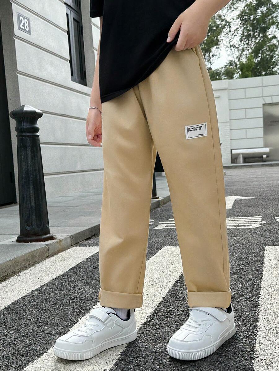 SHEIN 男孩字母補丁細節長褲 - 卡其色 - 查看 1