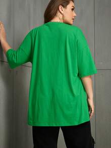 Camiseta de hombros caídos con estampado de mariposa y slogan - Verde - Ver 2