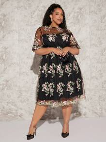 SHEIN CURVE+ Plus Floral Embroidery Mesh Overlay Dress - Multicolor - View 3