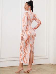 Vestido ajustado con estampado de mármol de cuello alto con abertura trasera - Rosa Pálido - Ver 5
