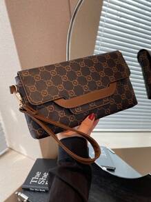 Túi phong bì có nắp hình học với vòng đeo tay - Cà phê nâu - Xem 5