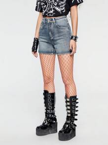 ROMWE Grunge Punk Skull & Wings Print Denim Shorts - Light Wash - View 6