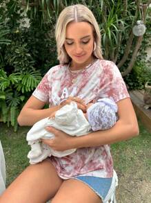 SHEIN Maternidad 1 pieza Camiseta con estampado de dibujos animados de tie dye amamantamiento