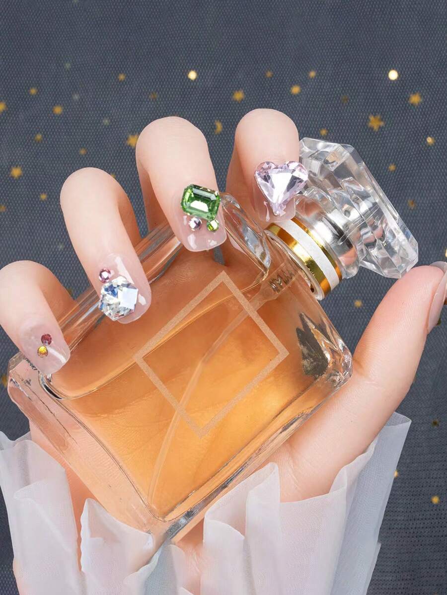 Nâng cấp ngay lập tức vẻ ngoài của bạn với 24 chiếc Bộ móng tay giả hình trái tim 3D hình vuông ngắn trang trí toàn bộ - Nhiều màu - Xem 1