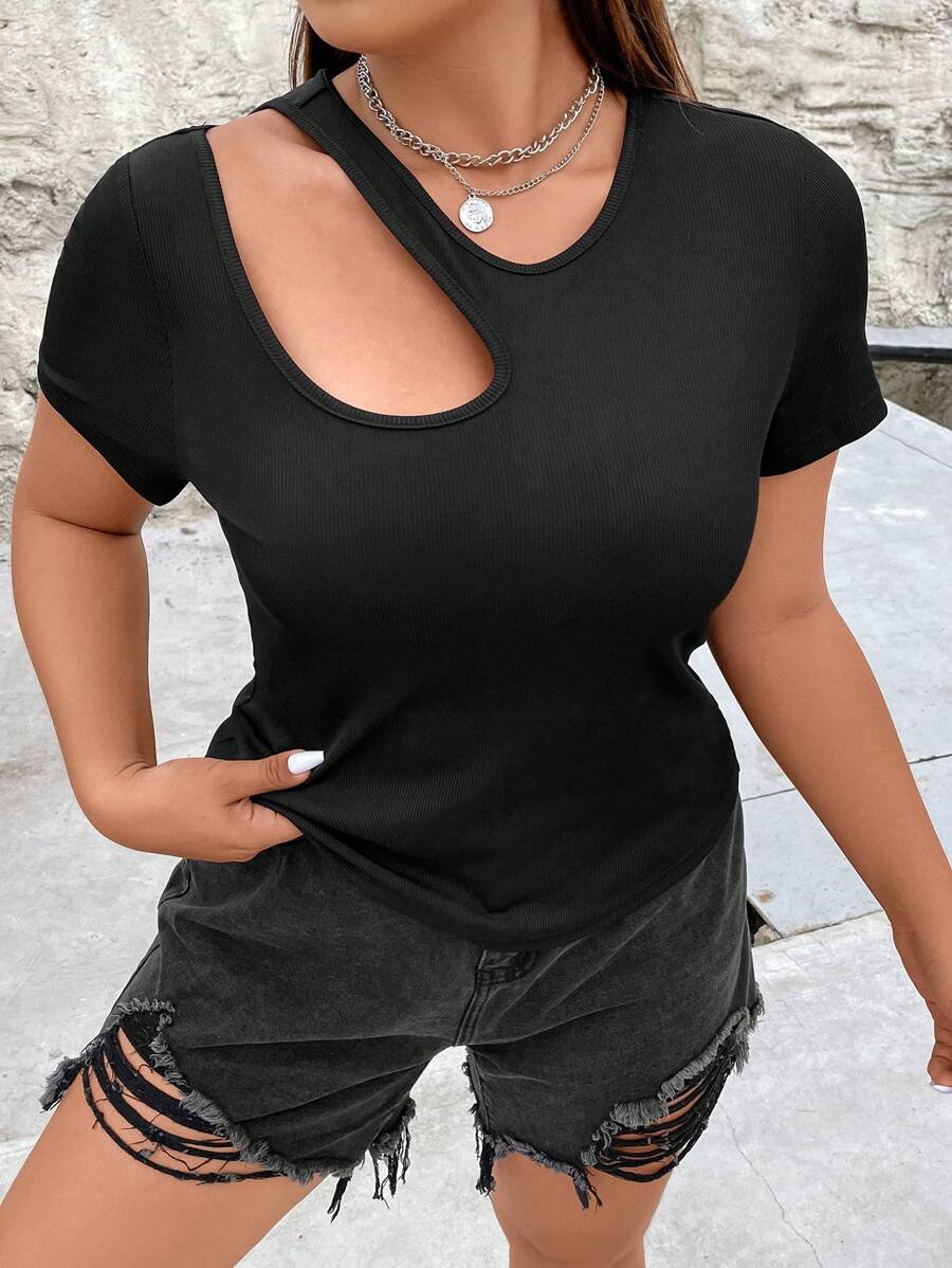 SHEIN LUNE Plus Cut Out Asymmetrical Neck Tee - Black - View 1
