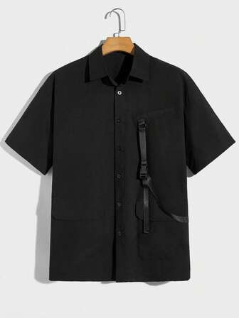 Manfinity RebelGame 男士帶扣細節翻蓋口袋襯衫