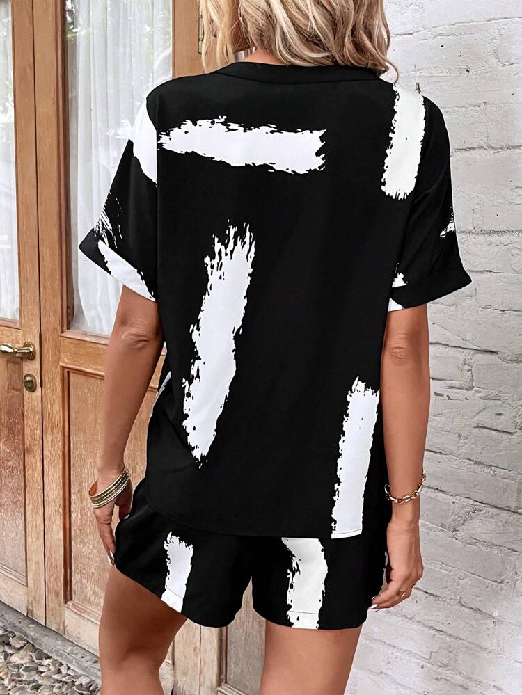 Brush Print Batwing Sleeve Top & Shorts