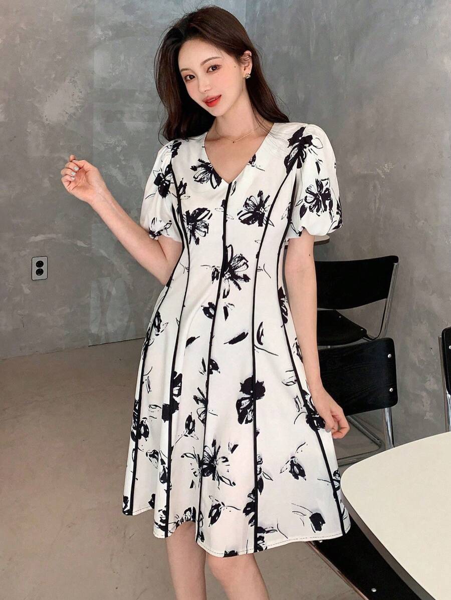 DAZY 印花泡泡袖洋裝 - 黑與白 - 查看 1