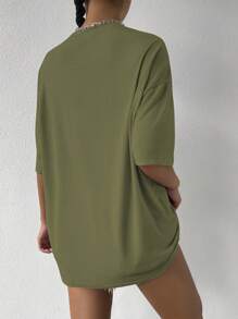 SHEIN Unity 字母圖案落肩T恤 - 軍綠色 - 查看 2