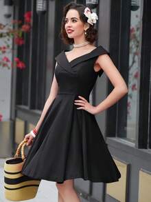 MUXXN Solid V Neck Dress - Black - View 7